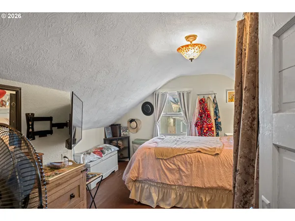 $225,000 | 931 South 4th Street, Coos Bay, OR 97420