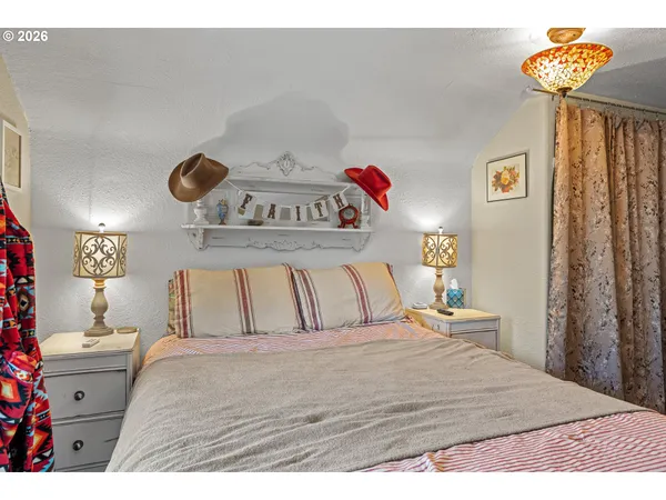 $225,000 | 931 South 4th Street, Coos Bay, OR 97420