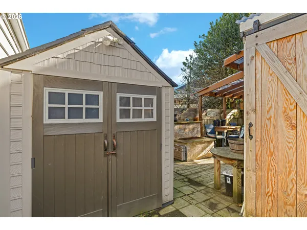 $225,000 | 931 South 4th Street, Coos Bay, OR 97420