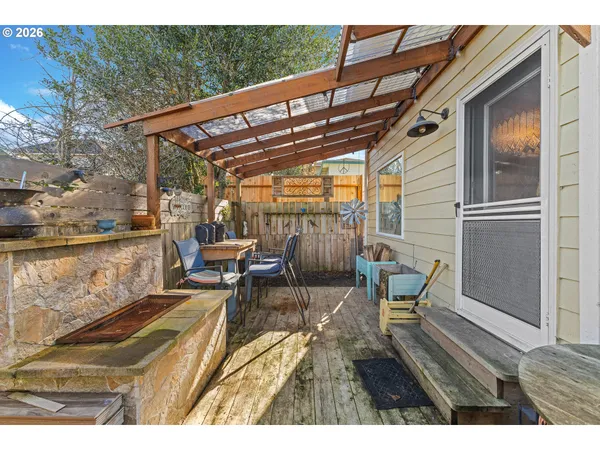 $225,000 | 931 South 4th Street, Coos Bay, OR 97420