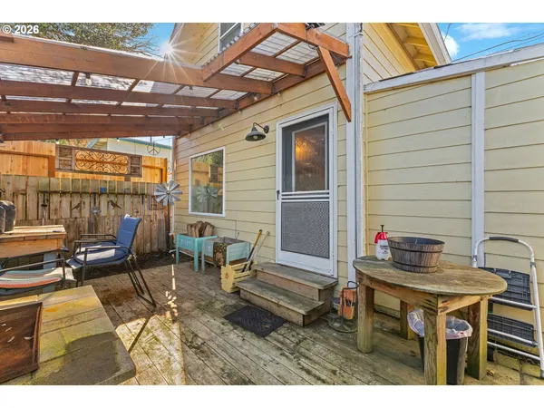 $225,000 | 931 South 4th Street, Coos Bay, OR 97420