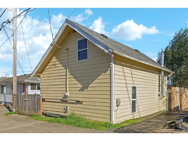 $225,000 | 931 South 4th Street, Coos Bay, OR 97420