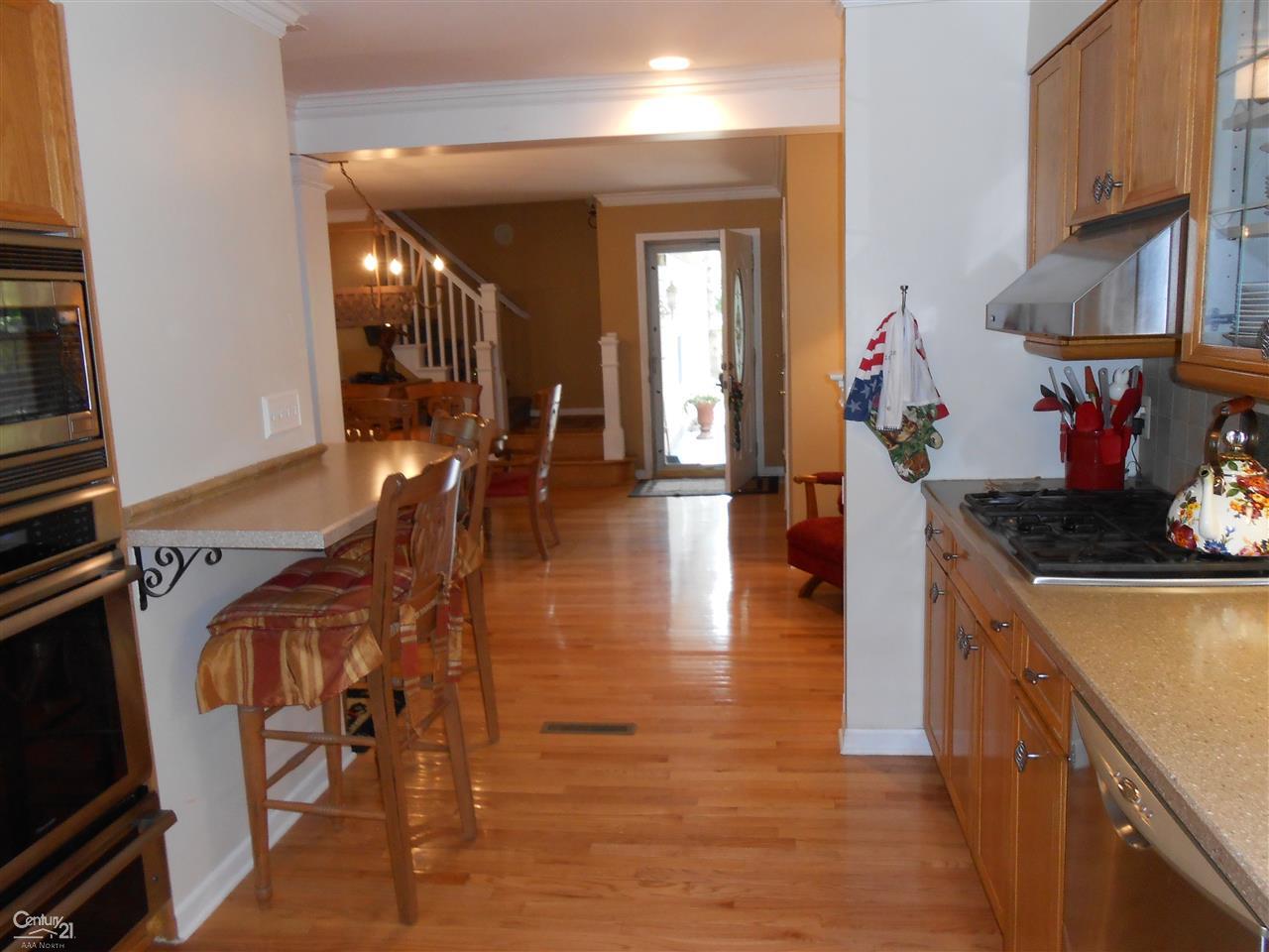 857 Hawthorne Road Grosse Pointe Woods, MI 48236 - Photo 4 of 44