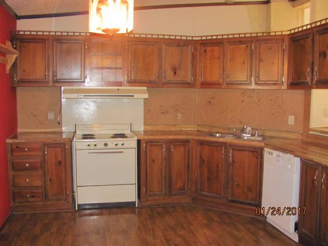 7040 Chestnut Ridge Road Winchester, TN 37398 - Photo 3 of 12 KITCHEN