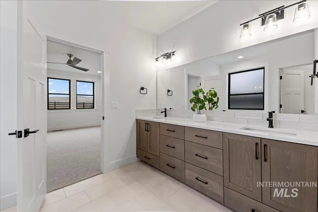 $949,900 | 5667 West Haughburn Drive, Eagle, ID 83616