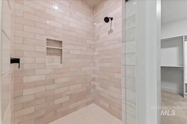 $949,900 | 5667 West Haughburn Drive, Eagle, ID 83616