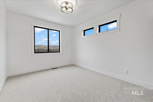 $949,900 | 5667 West Haughburn Drive, Eagle, ID 83616