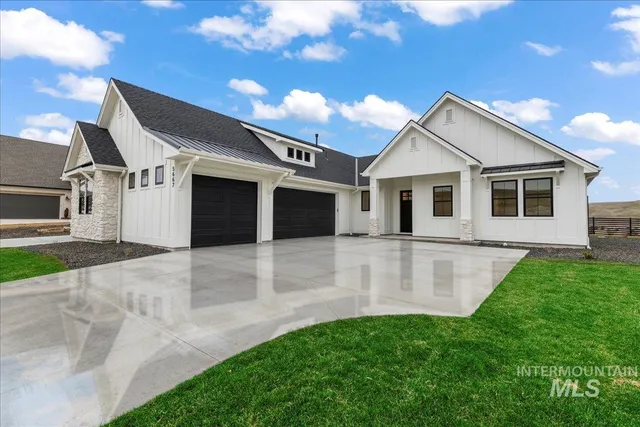 $949,900 | 5667 West Haughburn Drive, Eagle, ID 83616