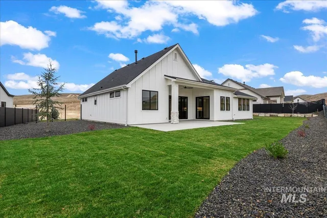 $949,900 | 5667 West Haughburn Drive, Eagle, ID 83616