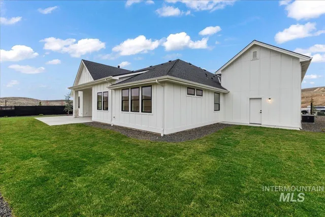 $949,900 | 5667 West Haughburn Drive, Eagle, ID 83616