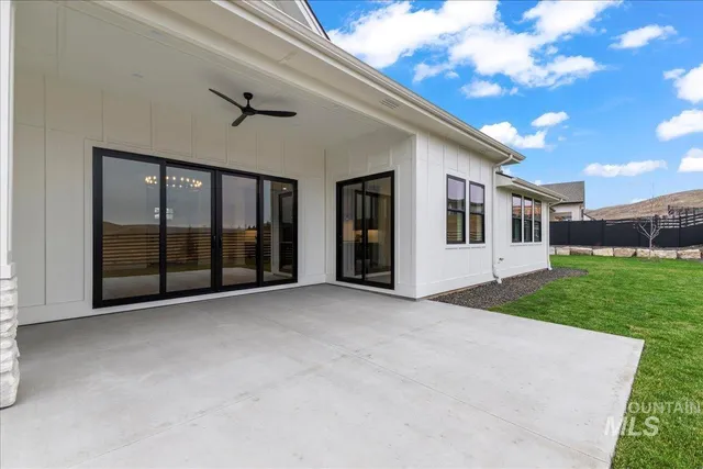 $949,900 | 5667 West Haughburn Drive, Eagle, ID 83616