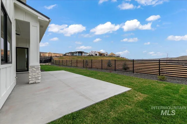 $949,900 | 5667 West Haughburn Drive, Eagle, ID 83616