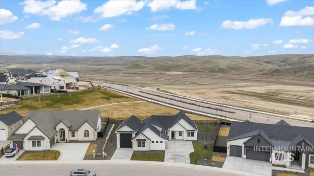 $949,900 | 5667 West Haughburn Drive, Eagle, ID 83616