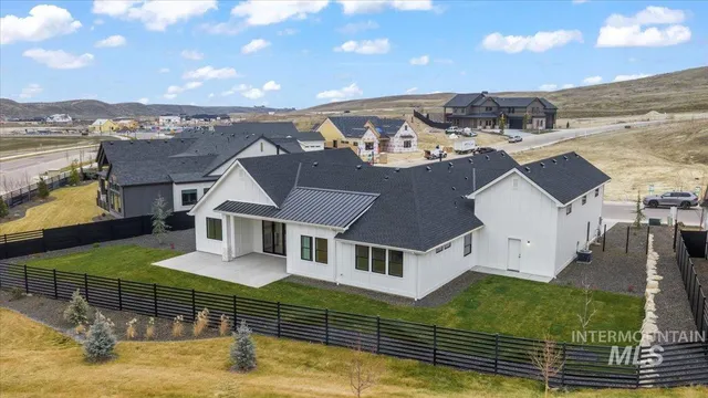 $949,900 | 5667 West Haughburn Drive, Eagle, ID 83616