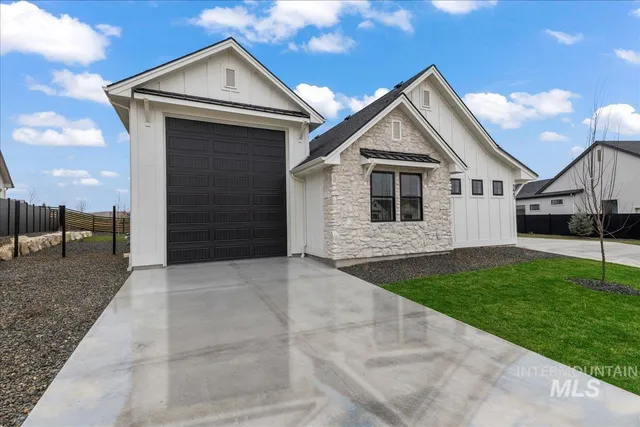 $949,900 | 5667 West Haughburn Drive, Eagle, ID 83616