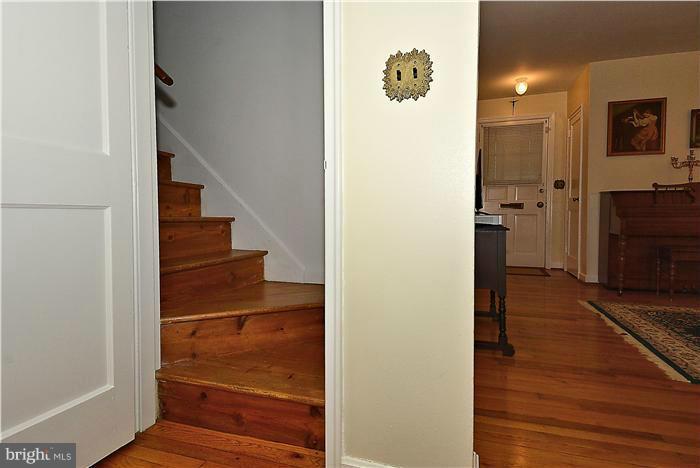 2802 Byron Street Silver Spring, MD 20902 - Photo 15 of 26 Interior (General)