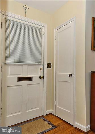 2802 Byron Street Silver Spring, MD 20902 - Photo 4 of 26 Interior (General)