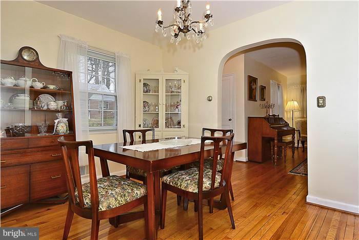 2802 Byron Street Silver Spring, MD 20902 - Photo 7 of 26 Dining Room