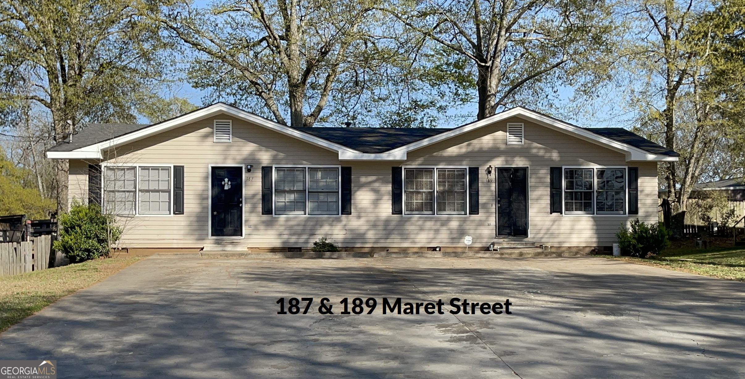 205 Maret Street Hartwell, GA 30643 - Photo 5 of 38 a front view of a house with a yard