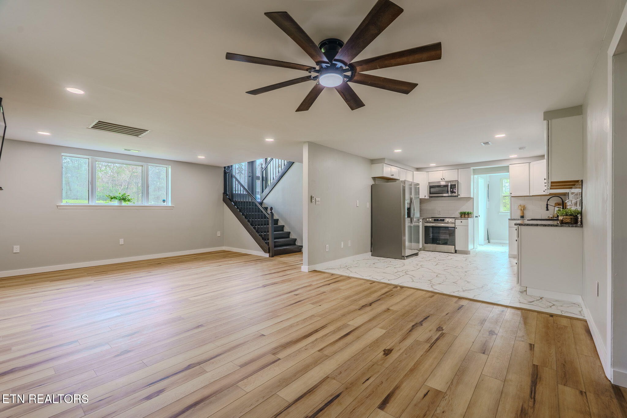 330 Glenn Lane Spring City, TN 37381 - Photo 15 of 34