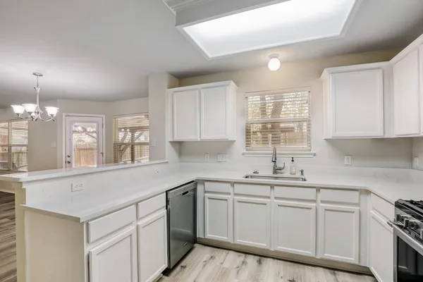 $430,000 | 2121 Desco Drive, Austin, TX 78748