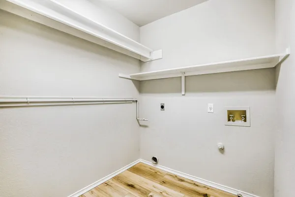 $430,000 | 2121 Desco Drive, Austin, TX 78748