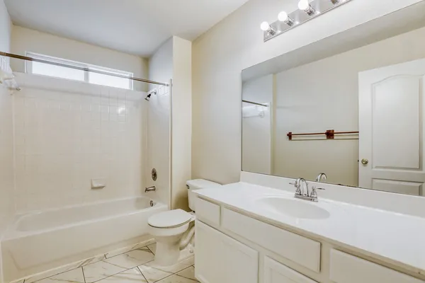 $430,000 | 2121 Desco Drive, Austin, TX 78748