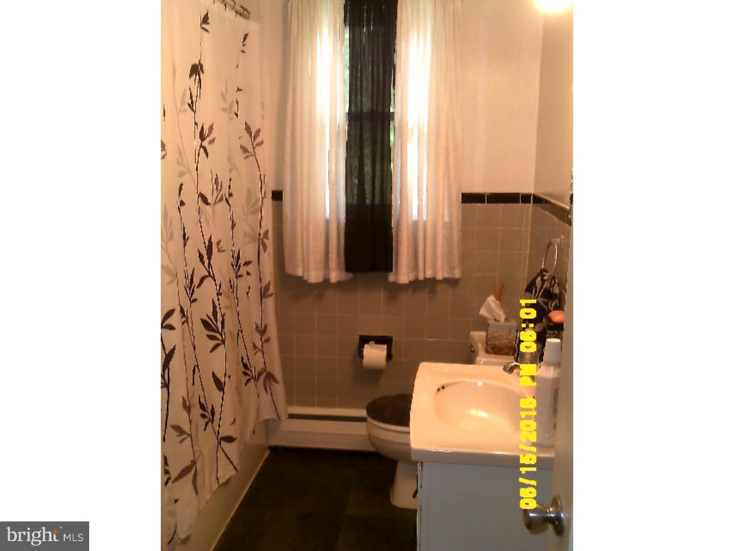 118 Midway Road Phoenixville, PA 19460 - Photo 11 of 17 Bathroom