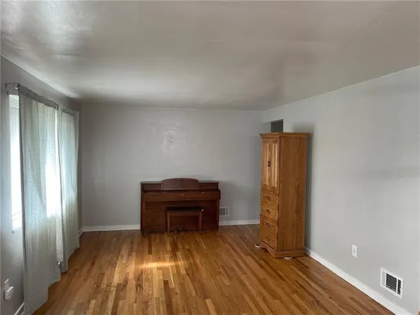 $2,100 | 536 Portia Drive, Pittsburgh, PA 15236