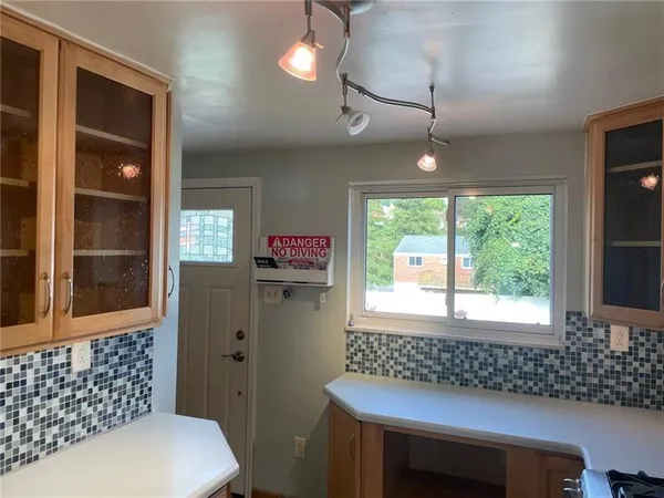 $2,100 | 536 Portia Drive, Pittsburgh, PA 15236