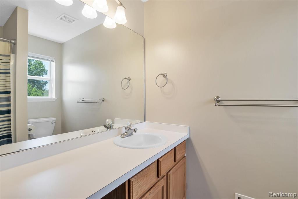 182 Turtle Trace Pinckney, MI 48169 - Photo 20 of 37 Gallery Image 20