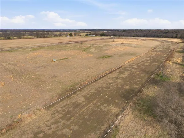 $1,199,999 | 18255 County Road 4075, Kemp, TX 75143