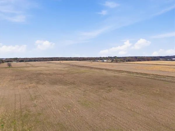 $1,199,999 | 18255 County Road 4075, Kemp, TX 75143