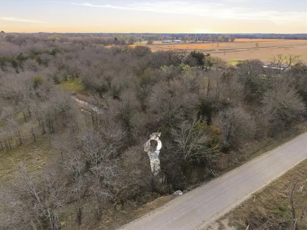 $1,199,999 | 18255 County Road 4075, Kemp, TX 75143