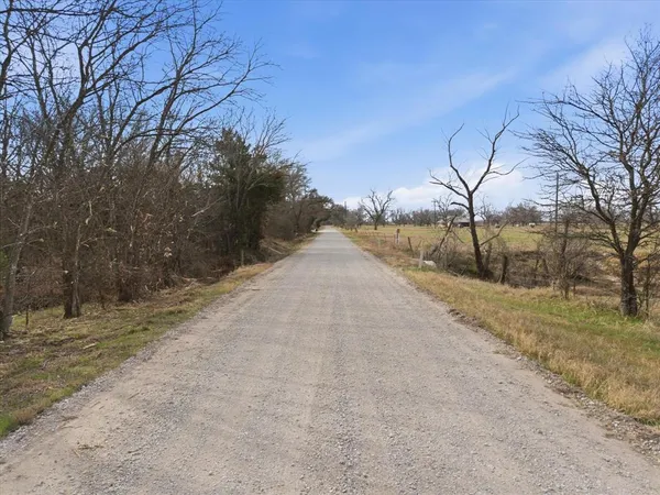 $1,199,999 | 18255 County Road 4075, Kemp, TX 75143