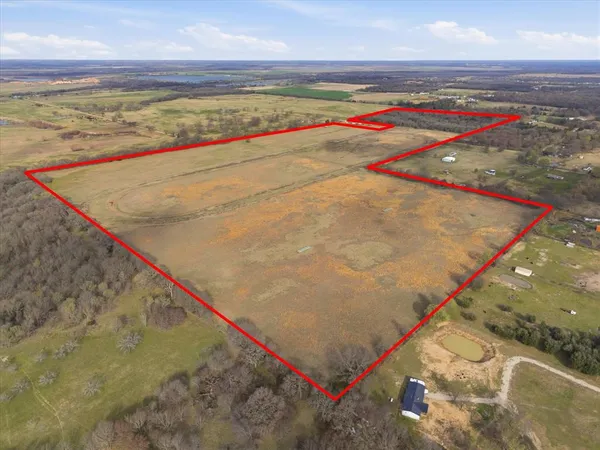 $1,199,999 | 18255 County Road 4075, Kemp, TX 75143