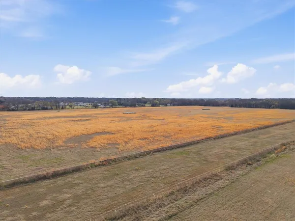 $1,199,999 | 18255 County Road 4075, Kemp, TX 75143