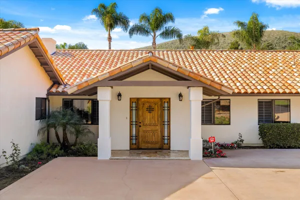 $3,595,000 | 329 Vereda Del Ciervo, Goleta, CA 93117