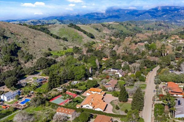 $3,595,000 | 329 Vereda Del Ciervo, Goleta, CA 93117