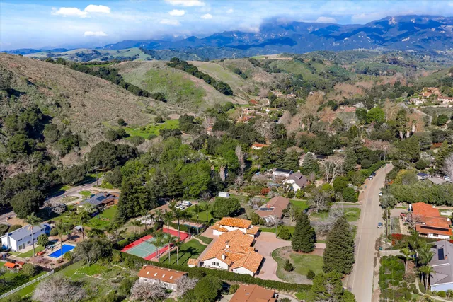 $3,895,000 | 329 Vereda Del Ciervo, Goleta, CA 93117