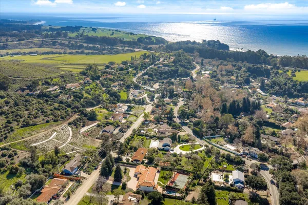 $3,595,000 | 329 Vereda Del Ciervo, Goleta, CA 93117
