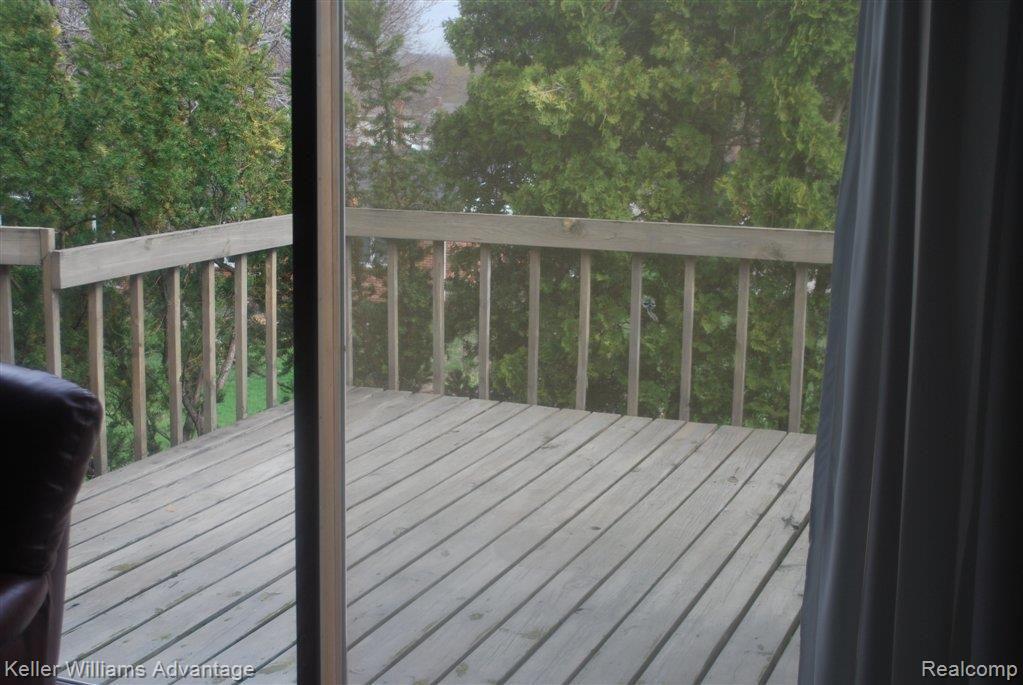36484 Saxony Road Farmington, MI 48335 - Photo 6 of 24 DECK OFF FAMILY ROOM.JPG
