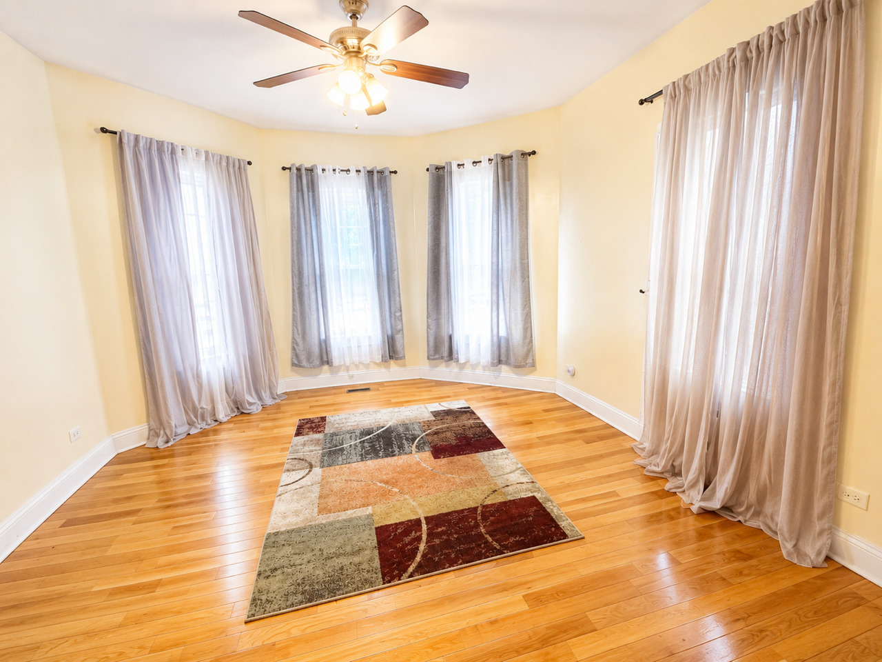 1647 West Sherwin Avenue, Unit 1 Chicago, IL 60626 - Photo 3 of 16