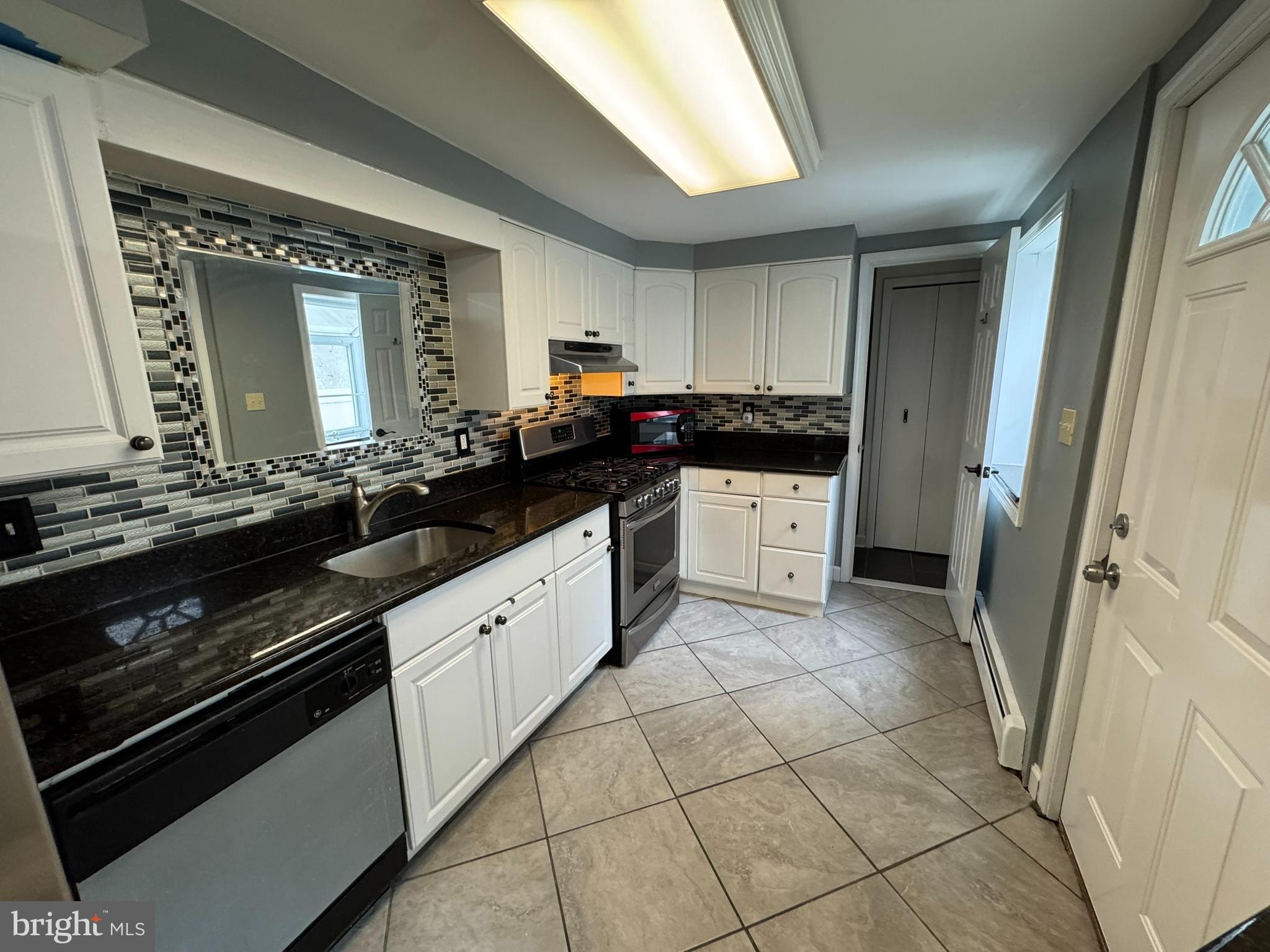 1008 Stiles Street Baltimore, MD 21202 - Photo 17 of 49 Kitchen