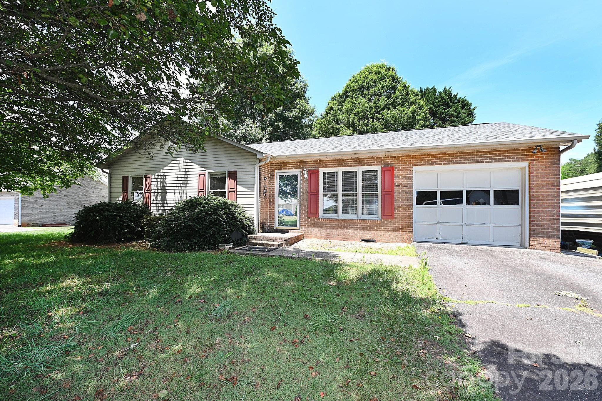 4445 Sulphur Springs Road Northeast Hickory, NC 28601 - Photo 2 of 34