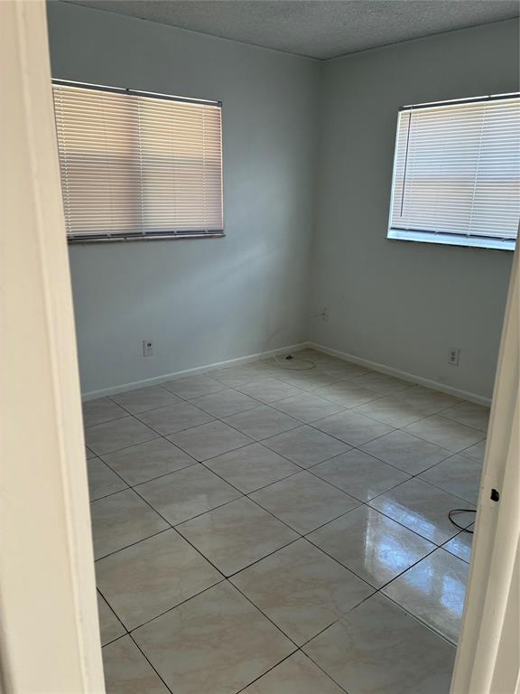 231 Northwest 20th Street Pompano Beach, FL 33060 - Photo 5 of 18