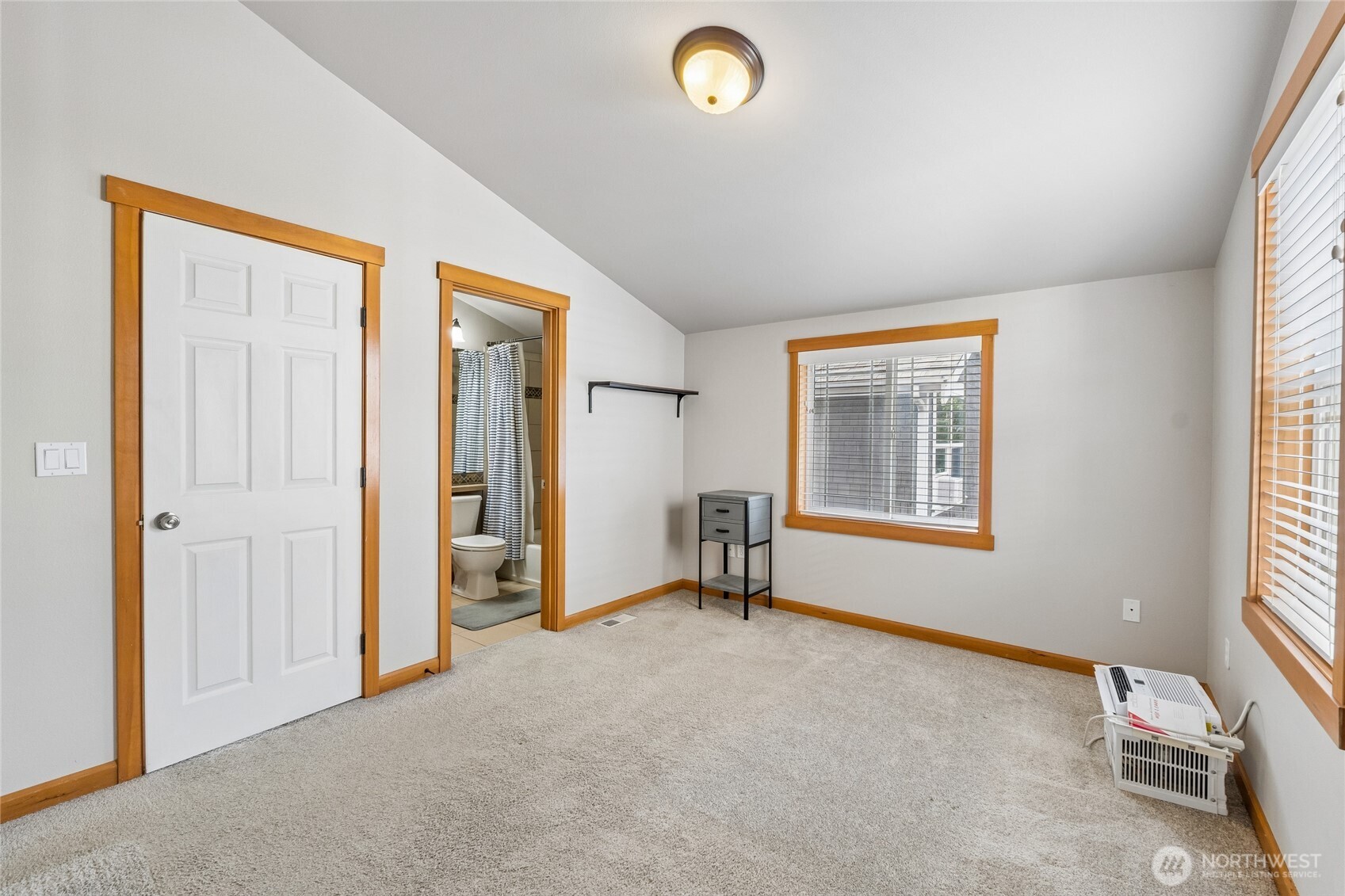 6331 42nd Avenue Southwest, Unit B Seattle, WA 98136 - Photo 18 of 27