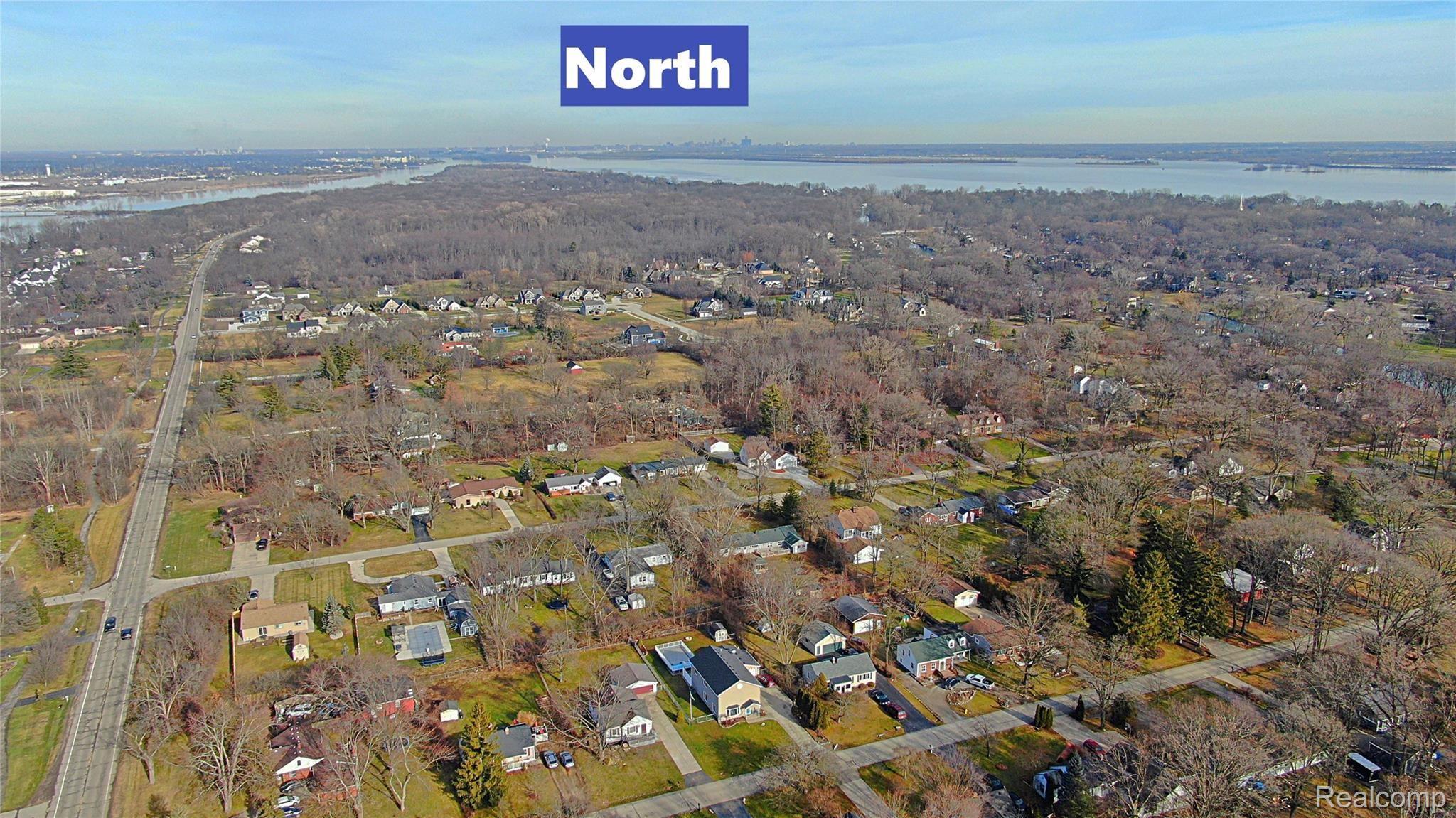 21419 Meridian Road Grosse Ile, MI 48138 - Photo 5 of 41 DJI_0760_InPixio_InPixio.jpg