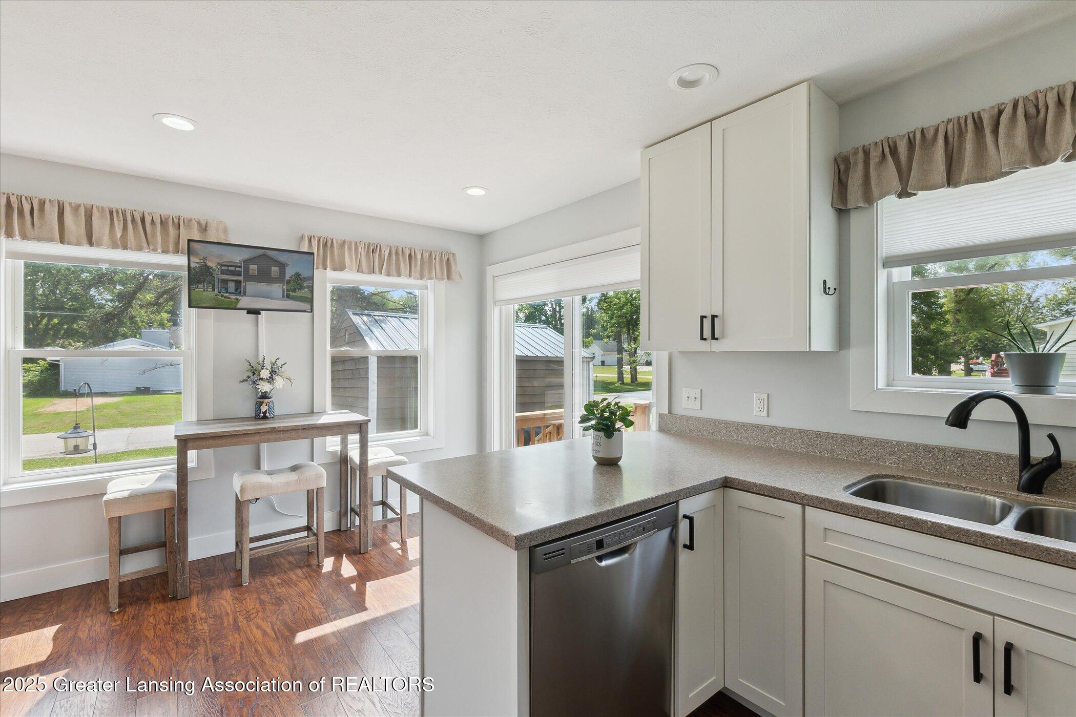 112 East Barber Street Ithaca, MI 48847 - Photo 22 of 41 17-112-E-Barber-St-Ithaca-MI-48847-Windo