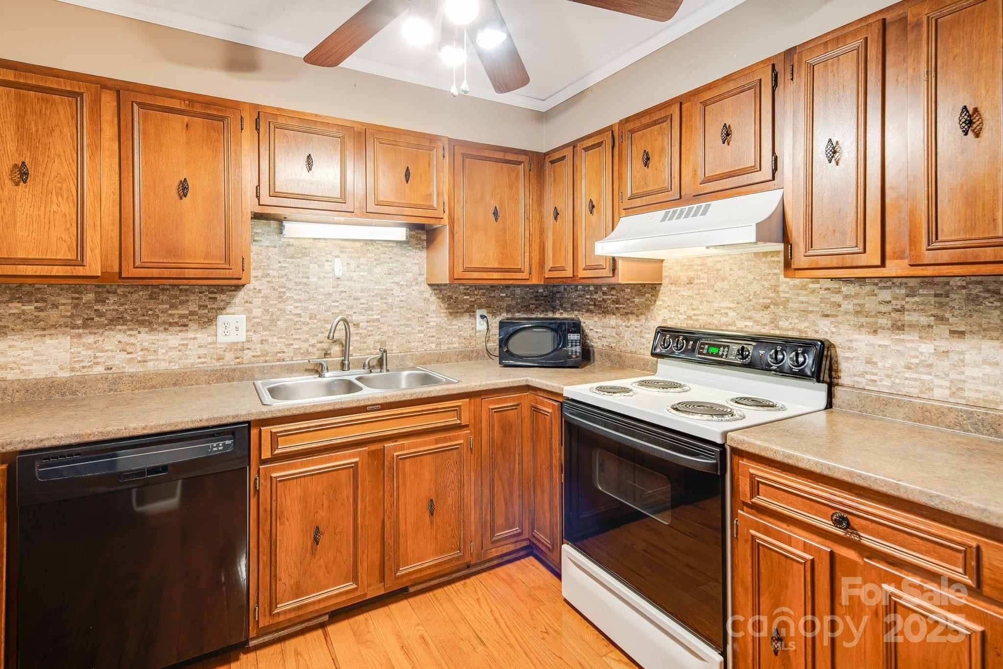 413 Morgan Road Candler, NC 28715 - Photo 11 of 31 Gallery Image 11
